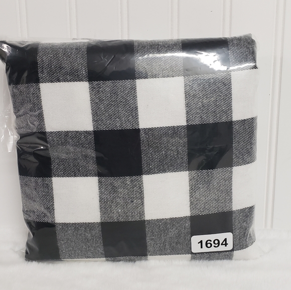 48" Buffalo Plaid Christmas Tree Skirt Black & White - Picture 5 of 6
